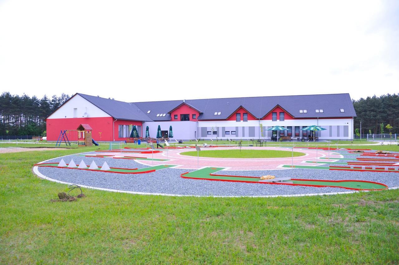 Hotel Oswald Arena Jemielnica Exterior foto
